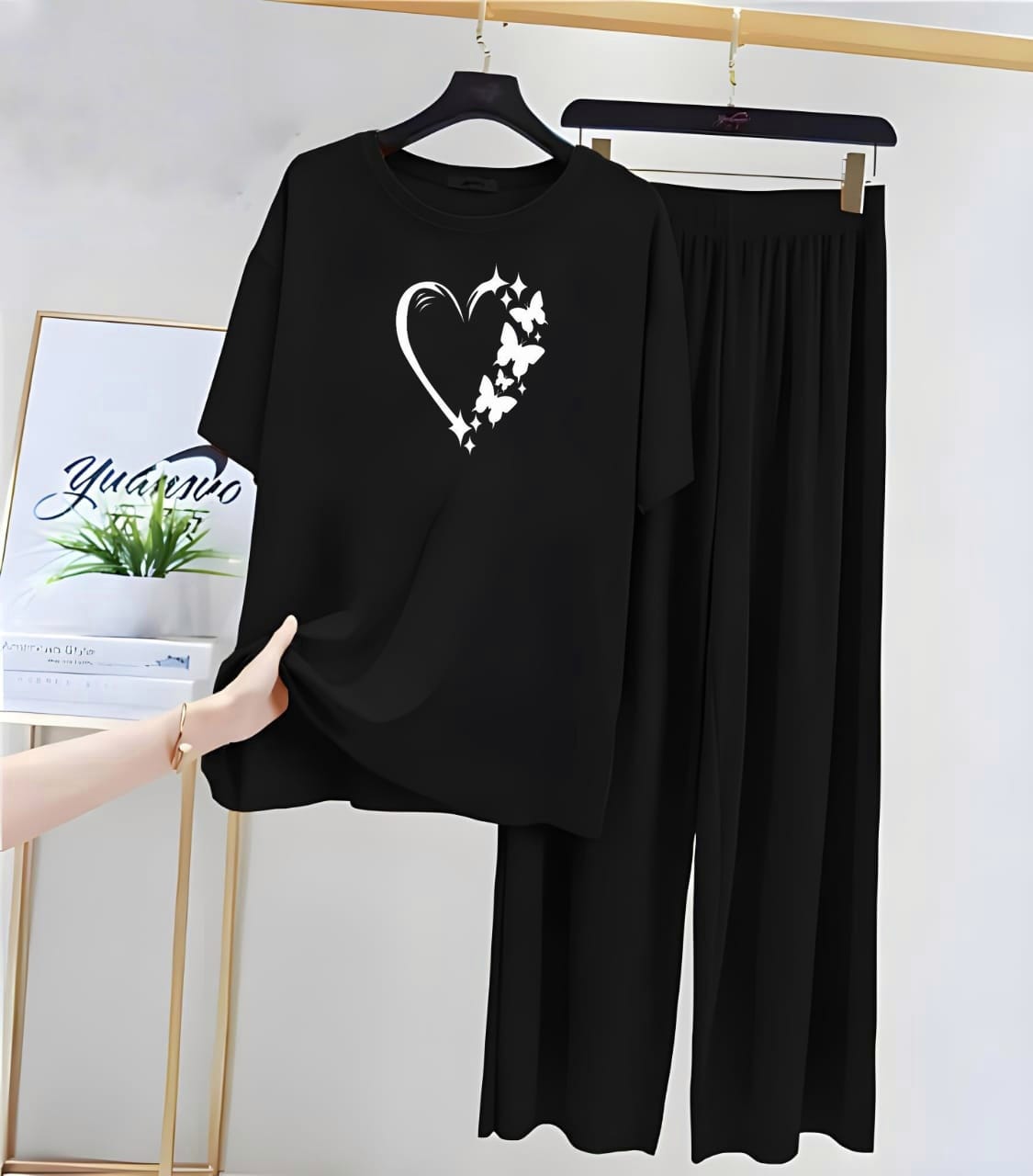 Black Heart Printed Night Suit
